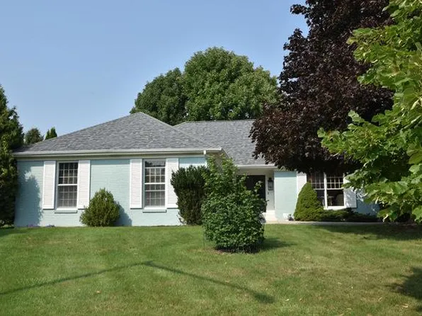 542 Briarwood LANE, Port Washington, WI 53074
