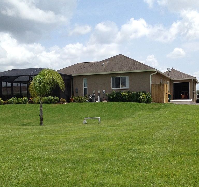 2nd image of 3005 Everglades Blvd N