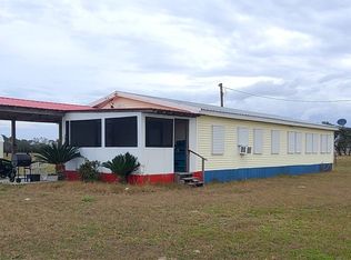 95 Kellie Ln, Seadrift, TX 77983