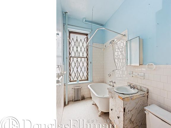 5th image of 147 W 105th St APT 3W