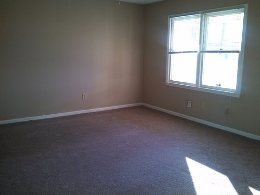 2nd image of 1240 Woodbriar Ave