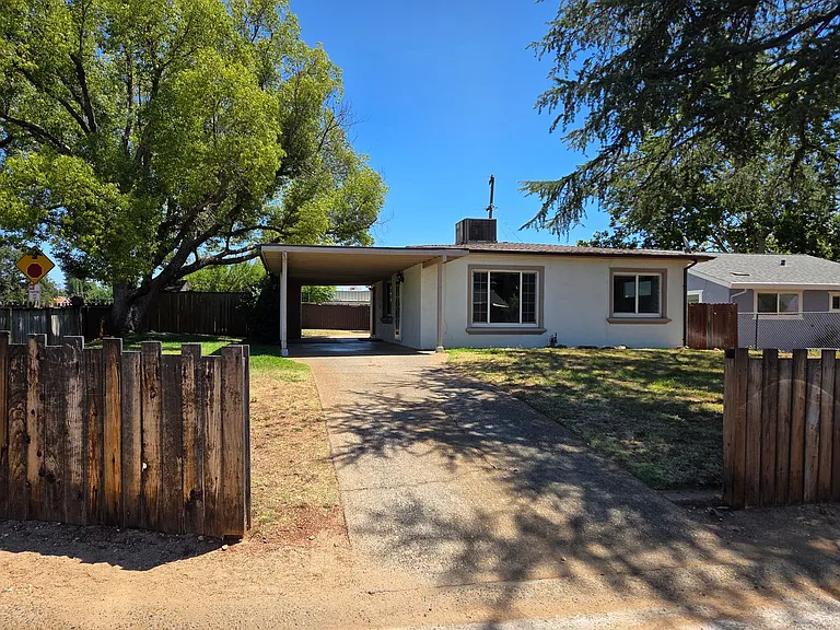 109 Dean Way — Photo 1