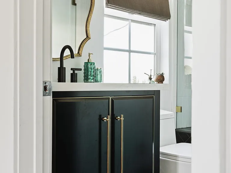ensuite bathroom - connected to bedroom 3