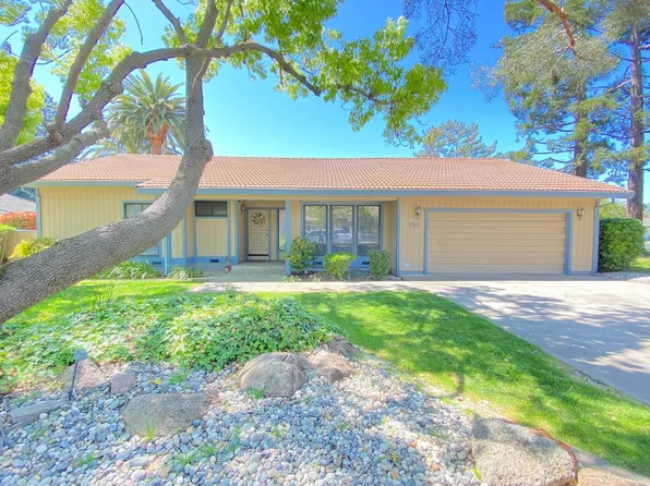 700 Shoreside Dr, Sacramento, CA 95831