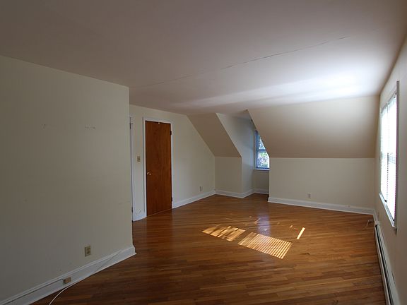 3rd image of 18 Gedney Way