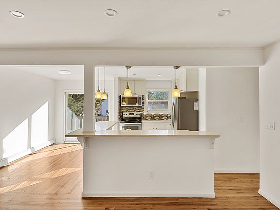 3rd image of 20 Briarbrook Rd