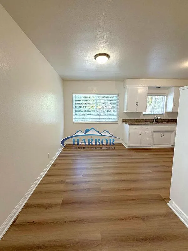 3 bed, 2.0 bath, $2,900 — Photo 3