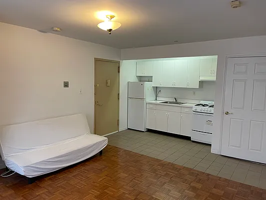 Rented by 18 REALTY | media 5