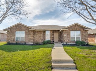 7405 Compass Point Dr, Rowlett, TX 75089