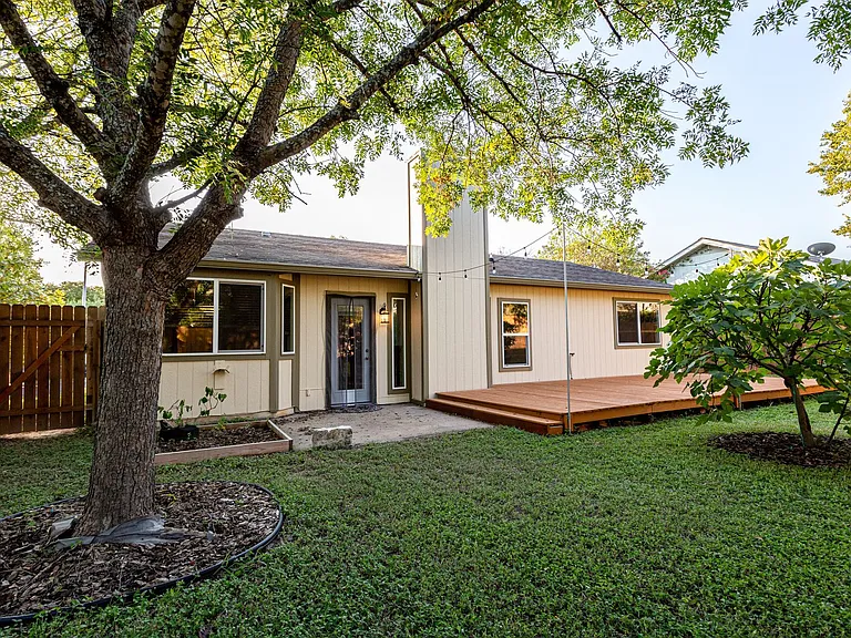 13202 Rampart St — Photo 22