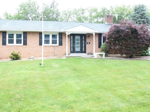 938 Emily Dr, Mechanicsburg, PA 17055