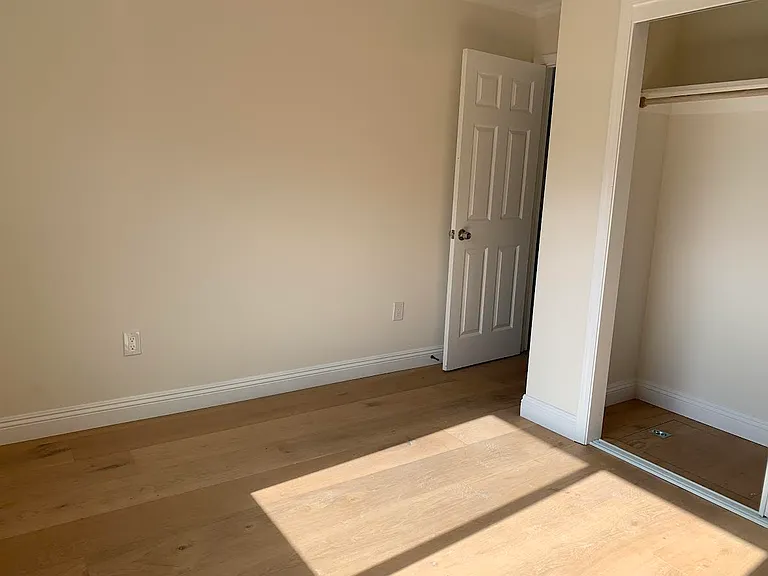 522 Scott Ave #1 — Photo 4