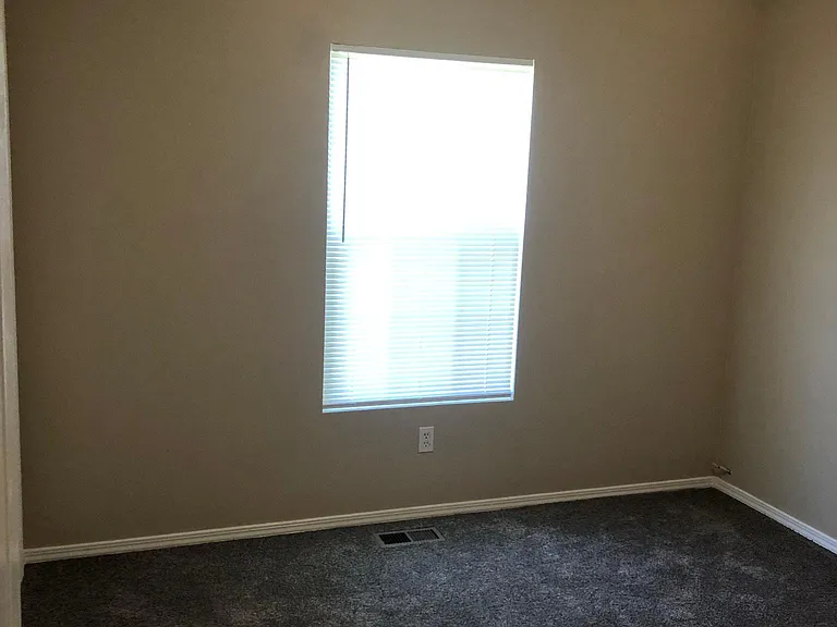 1075 N 14 E — Photo 14