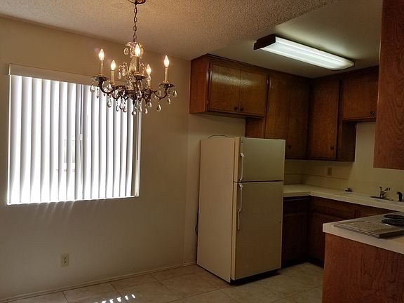 3rd image of 3967 Illinois St APT 14