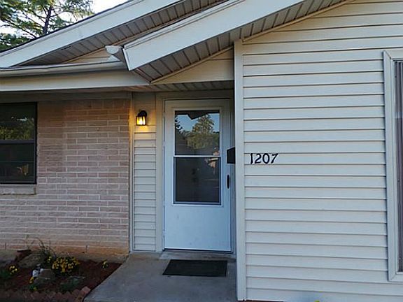2nd image of 1207 Glenn Dr