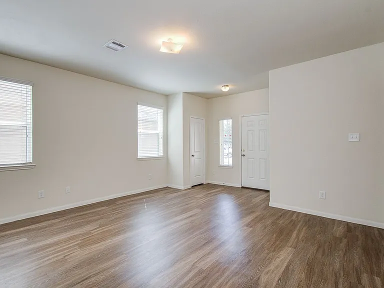 10410 Solitude Way — Photo 9
