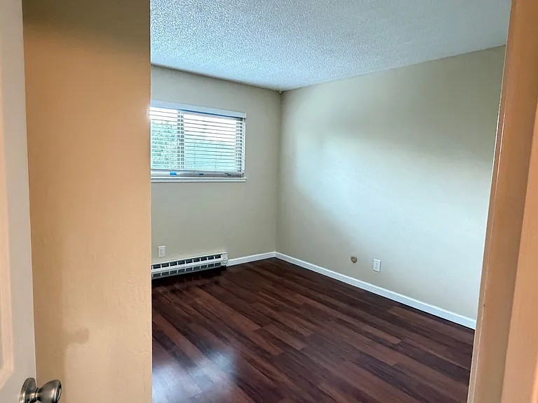 101 Glen Eyrie Avenue — Photo 9