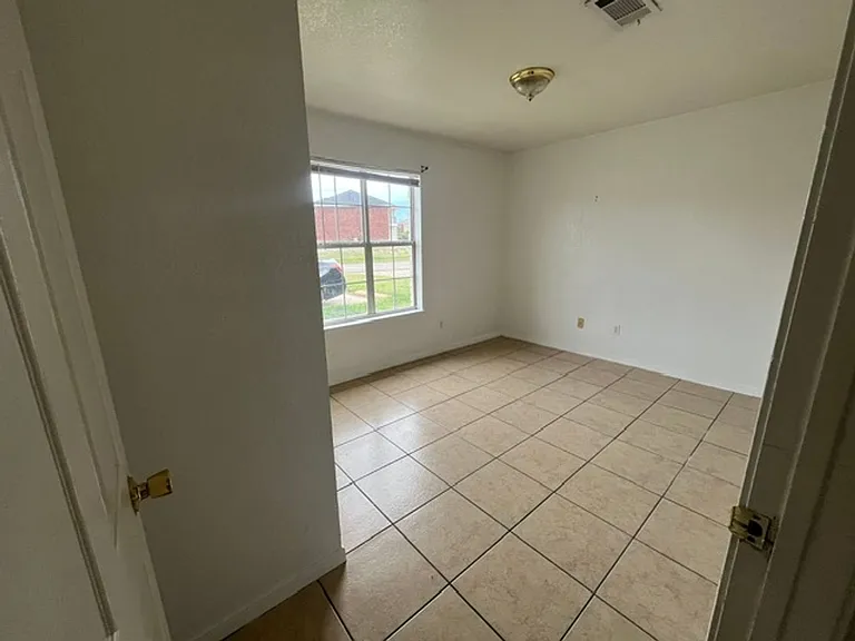 3001 Cantabrian Dr #A — Photo 11