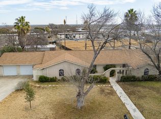 105 Crosswinds Way, Del Rio, TX 78840