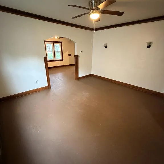 55 N Osborn Ave — Photo 5