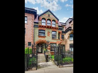 38 E Schiller St, Chicago, IL 60610