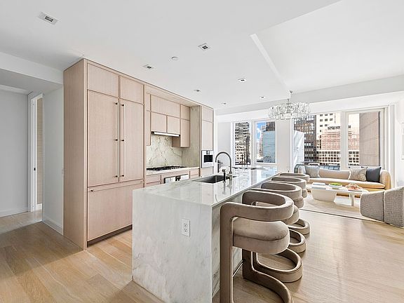 3rd image of 138 E 50th St APT 21A