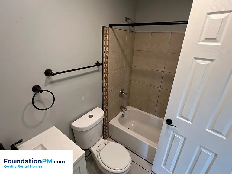 4347 Melwood St — Photo 11