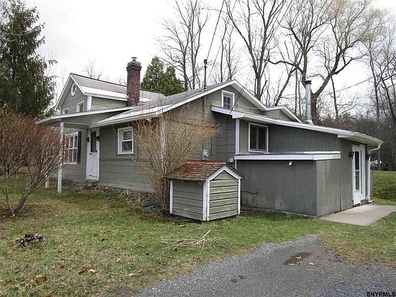 4th image of 84 Eastside Dr