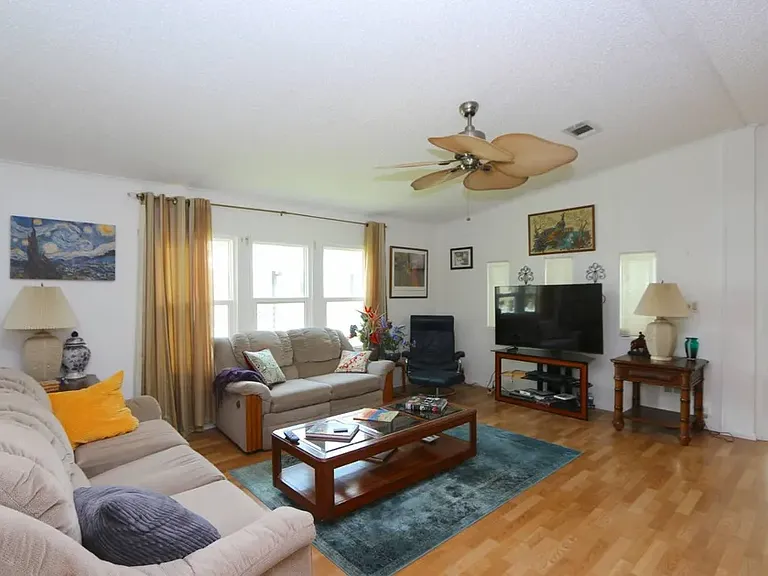 6357 Lichfield Ln — Photo 9