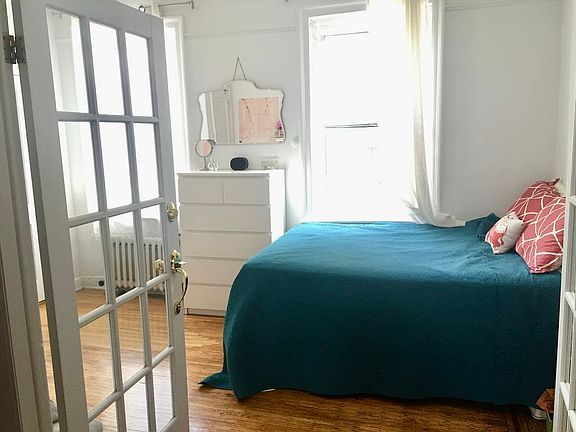 5th image of 137 Henry St #4