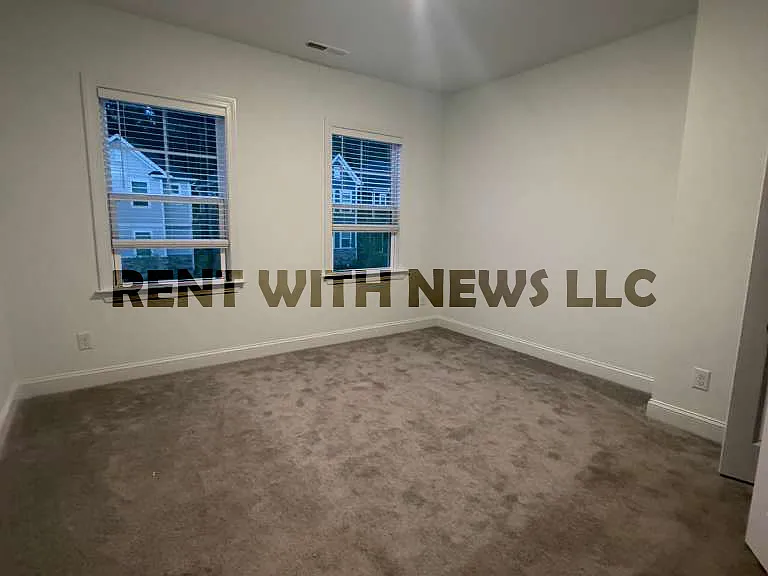 704 Longleaf Grove Ln — Photo 13