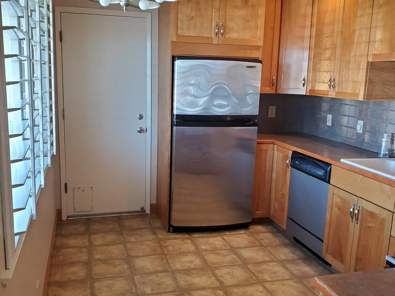 2 bed, 772 sqft, $2,200 — Photo 2