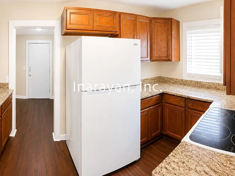 821 W Kaley Ave — Photo 9