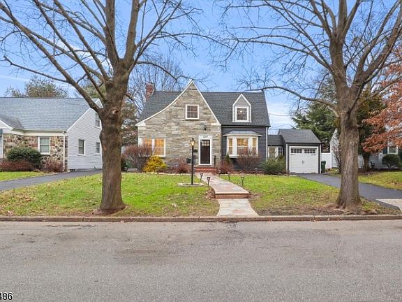 4th image of 224 Swarthmore Rd