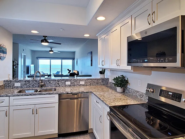 1805 Riverside Dr #205 — Photo 19