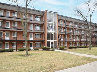 2925 W Thirteen Mile Rd #309, Royal Oak, MI 48073