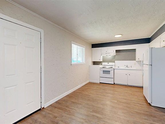 3rd image of 16567 Fm 2154 Rd APT 10