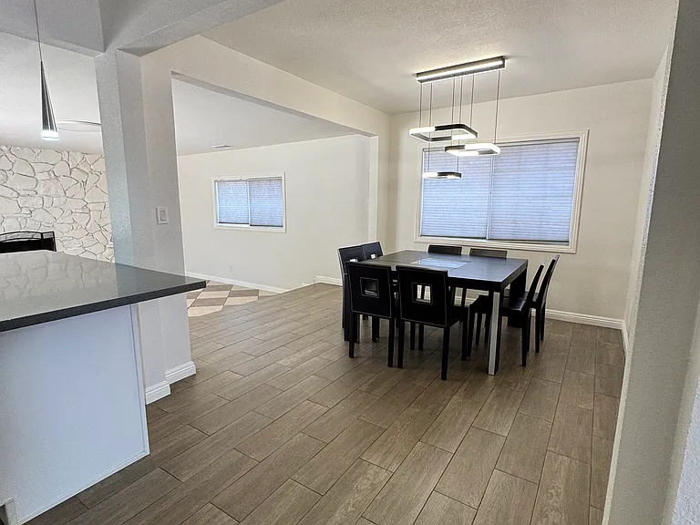 6752 Rostrata Ave — Photo 4