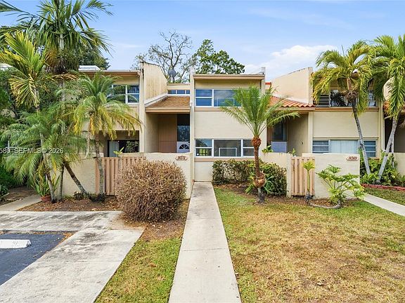 2nd image of 14371 Kendale Lakes Cir