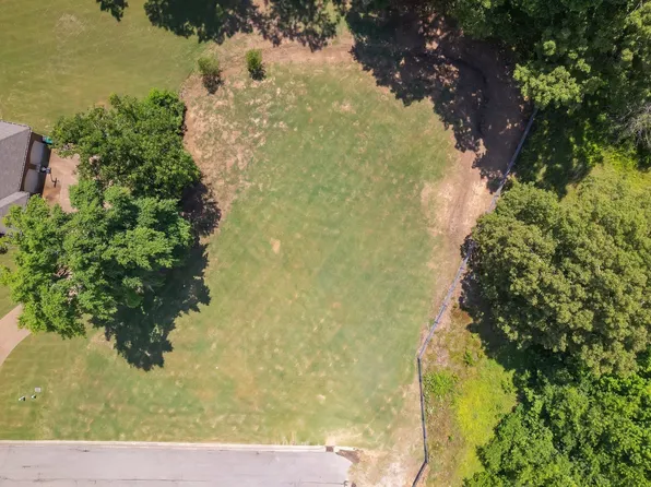 61 Applestone Dr, Jackson, TN 38305