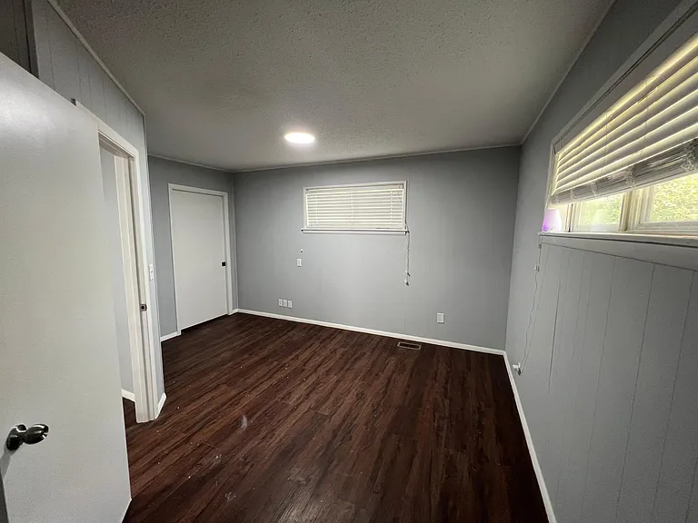 1322 Garfield Ave — Photo 8