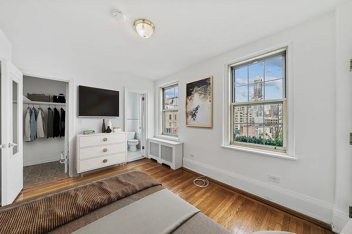 25 East 67th Street — Photo 3