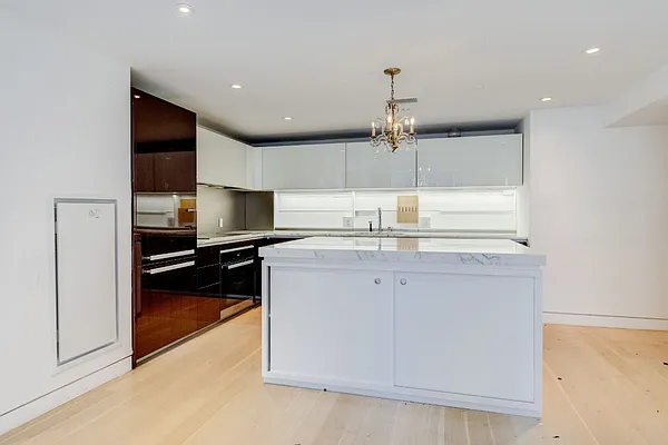 Rented by Lin Pan Realty Group LLC | media 67