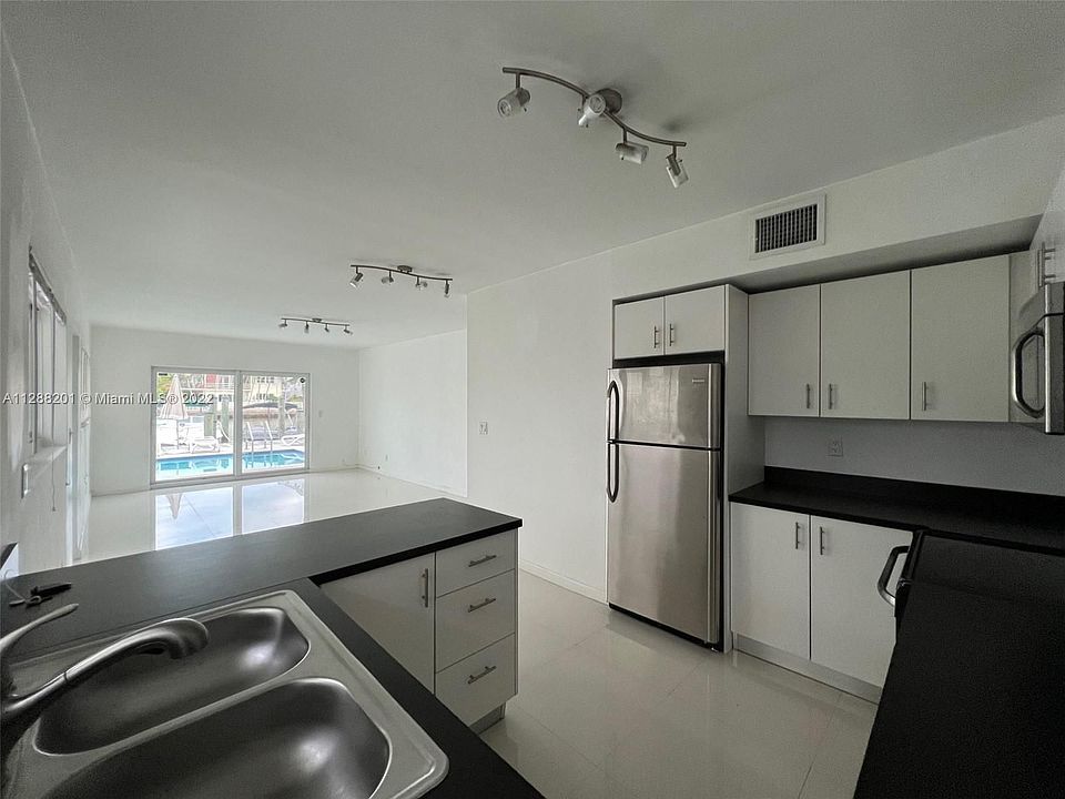 1st image of 8035 Crespi Blvd APT 6