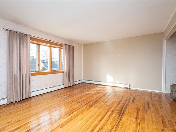 5th image of 209 N Hawthorne St Floor 2