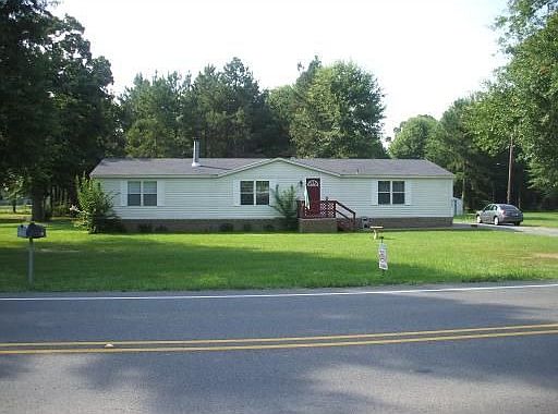 3 Bedroom on 1 Acre!