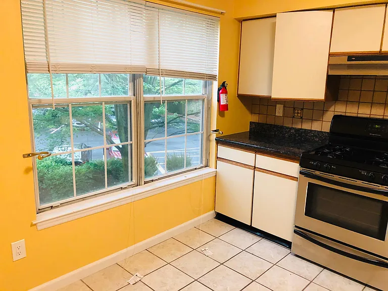 Kitchen - view 1