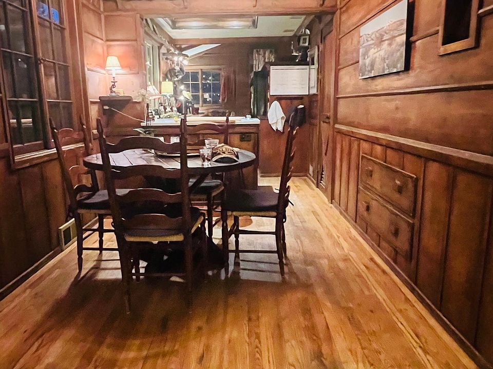 hand built chalet - dining area and kitchen