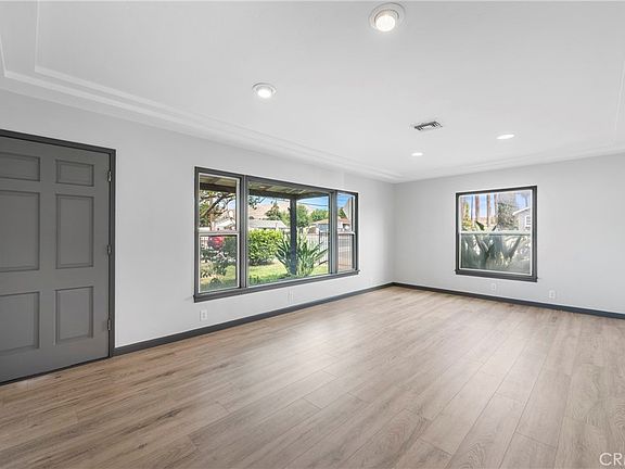 5th image of 3764 Pacific Ave