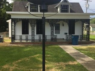 206 S Lake Arthur Ave, Jennings, LA 70546